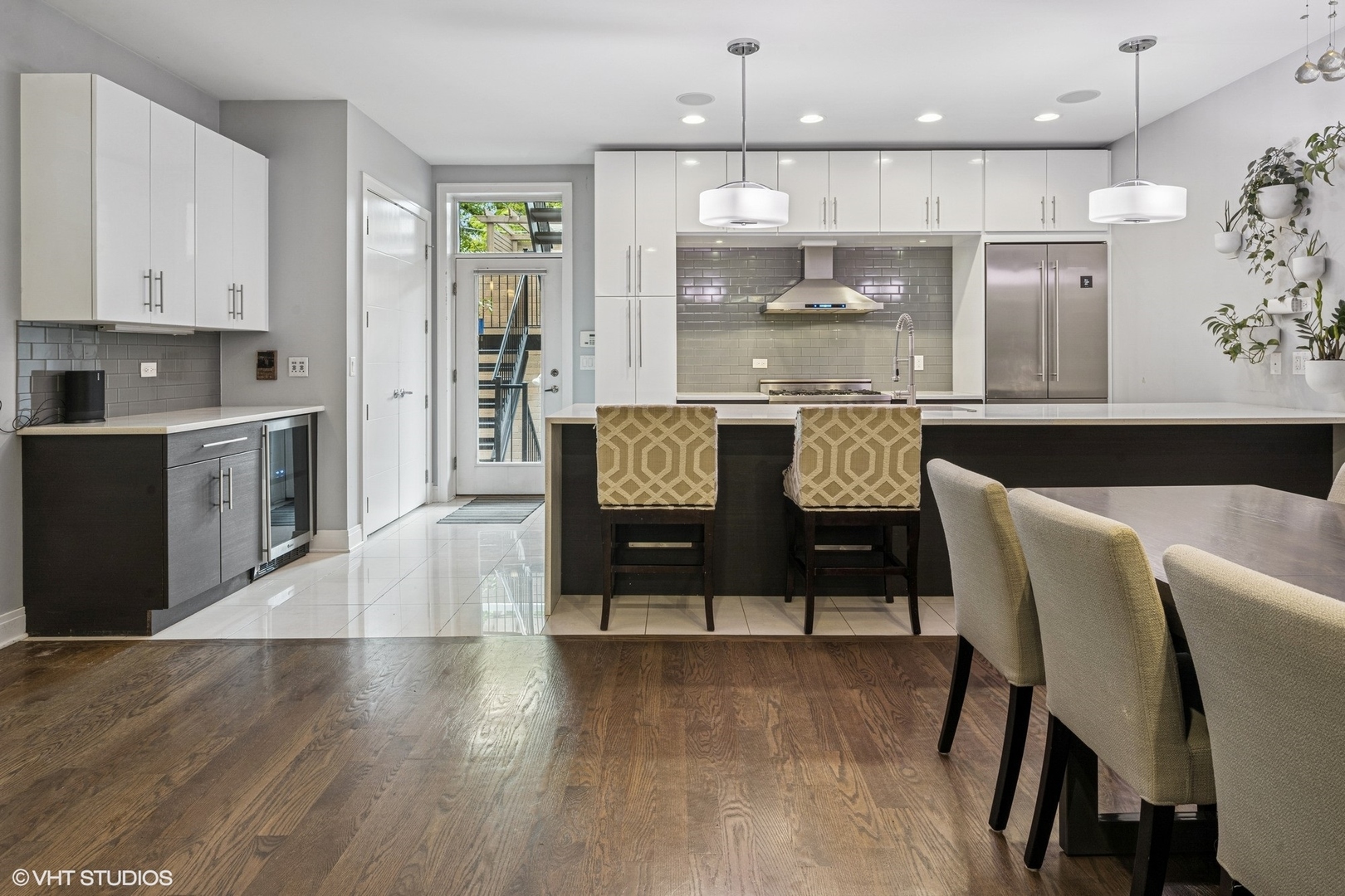 1350 W Diversey Parkway 1
