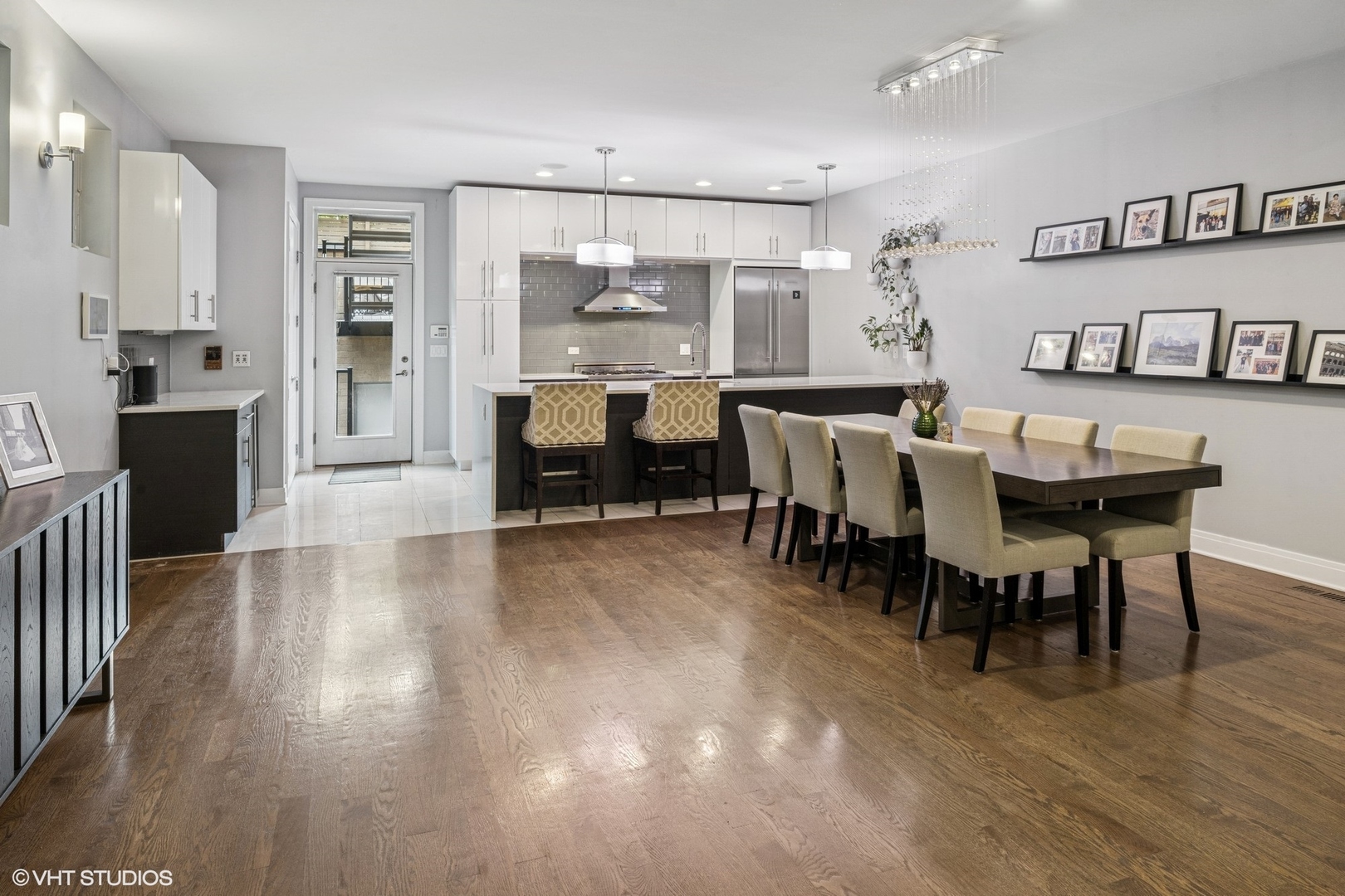 1350 W Diversey Parkway 1