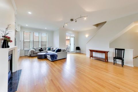 Tiny photo for 4010 N Clark Street #C, Chicago, IL 60613 (MLS # 12626710)