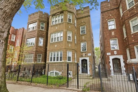 7724 S Essex Avenue Chicago IL 60649