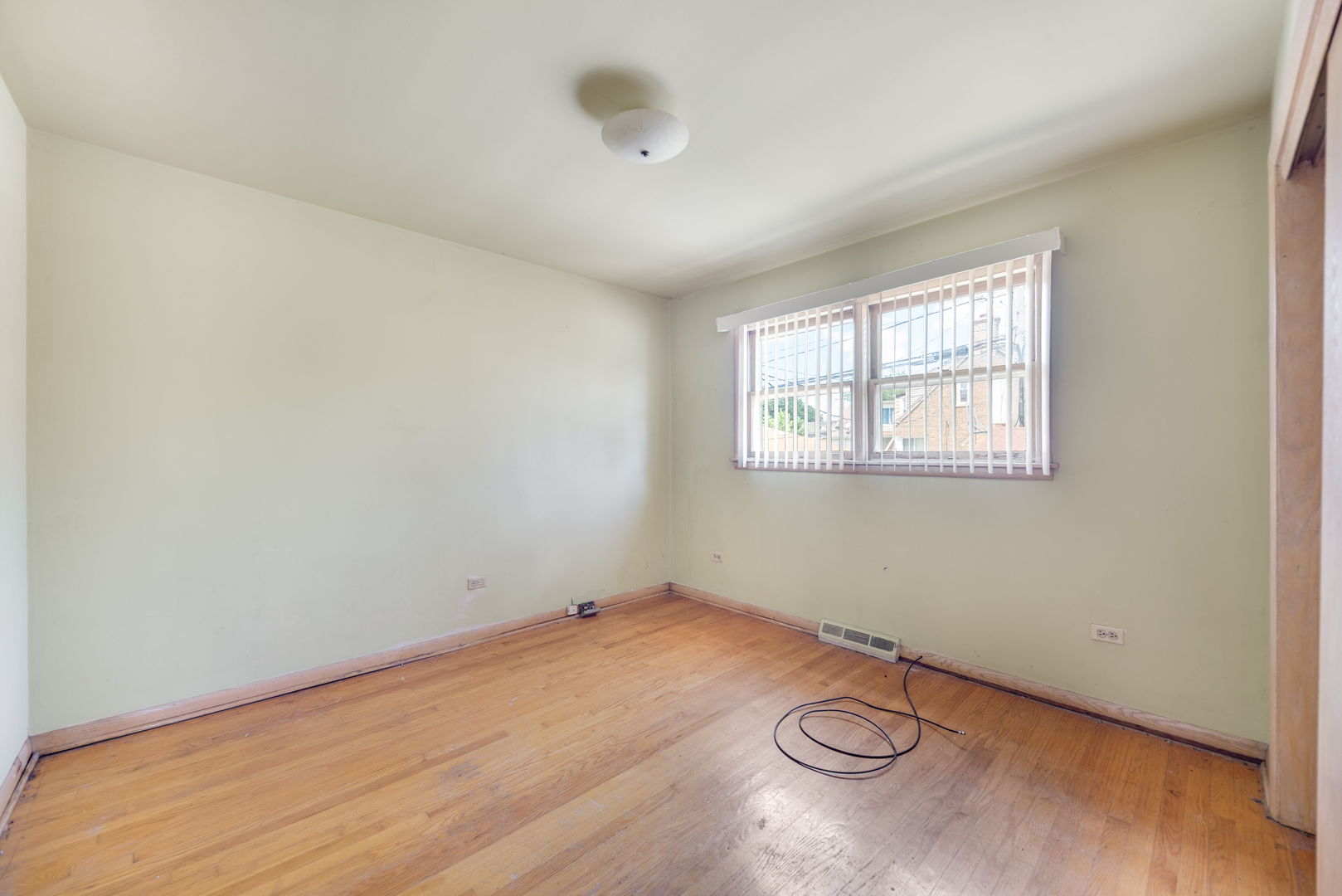 2558 E 93rd Street