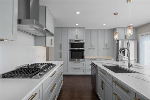 Tiny photo for 547 Rosebud Drive S, Lombard, IL 60148 (MLS # 12610211)