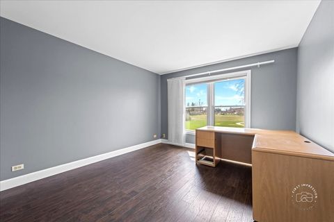 Tiny photo for 547 Rosebud Drive S, Lombard, IL 60148 (MLS # 12610211)