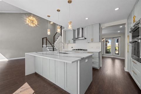 Tiny photo for 547 Rosebud Drive S, Lombard, IL 60148 (MLS # 12610211)