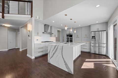 Tiny photo for 547 Rosebud Drive S, Lombard, IL 60148 (MLS # 12610211)