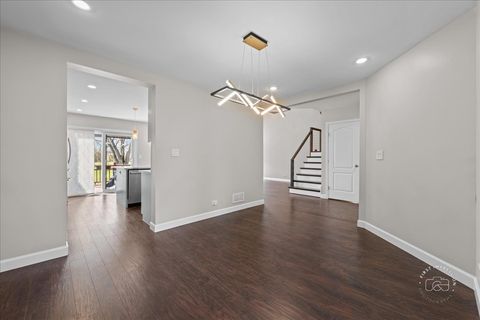 Tiny photo for 547 Rosebud Drive S, Lombard, IL 60148 (MLS # 12610211)