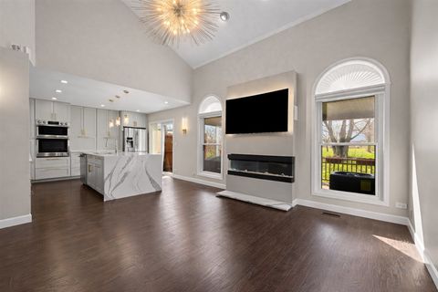 Tiny photo for 547 Rosebud Drive S, Lombard, IL 60148 (MLS # 12610211)