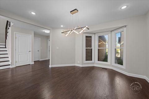 Tiny photo for 547 Rosebud Drive S, Lombard, IL 60148 (MLS # 12610211)