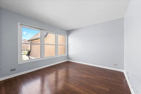 Tiny photo for 547 Rosebud Drive S, Lombard, IL 60148 (MLS # 12610211)