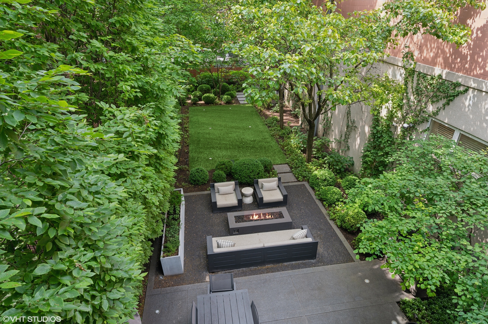 2209 N Seminary Avenue