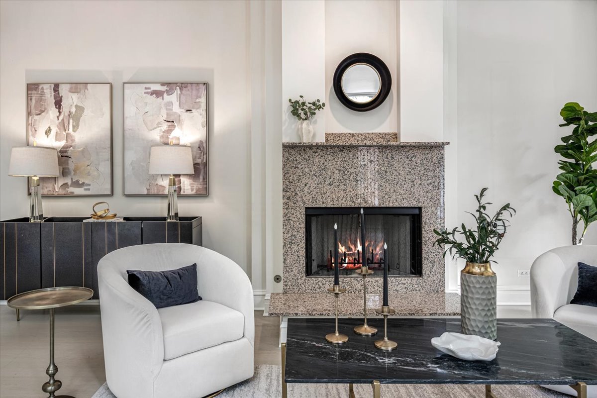 2209 N Seminary Avenue