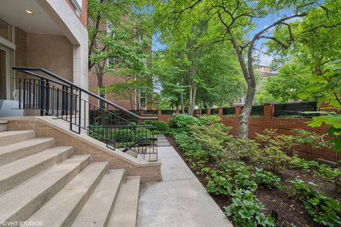 Tiny photo for 2209 N Seminary Avenue, Chicago, IL 60614 (MLS # 12507680)