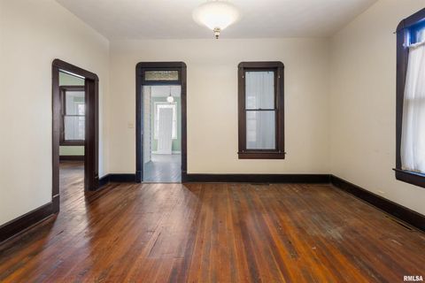 Tiny photo for 607 N LOGAN Street, Marion, IL 62959 (MLS # EB460598)