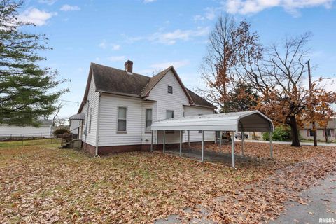 Photo of 607 N LOGAN Street, Marion, IL 62959 (MLS # EB460598)