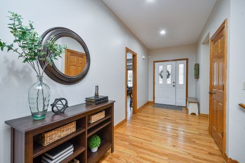 Tiny photo for 723 Manor Hill Place, Sugar Grove, IL 60554 (MLS # 12547109)