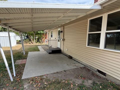 Tiny photo for 3112 Oak Avenue, Mattoon, IL 61938 (MLS # 12505602)
