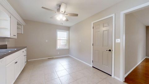 Tiny photo for 3112 Oak Avenue, Mattoon, IL 61938 (MLS # 12505602)