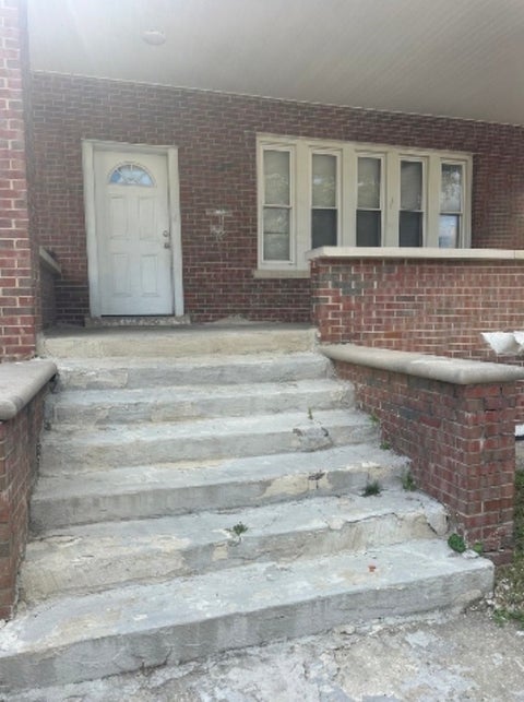 Photo of 7408 S Yates Boulevard, Chicago, IL 60649 (MLS # 12739390)