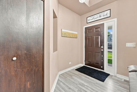 Tiny photo for 946 Oxford Court, Pingree Grove, IL 60140 (MLS # 12793224)