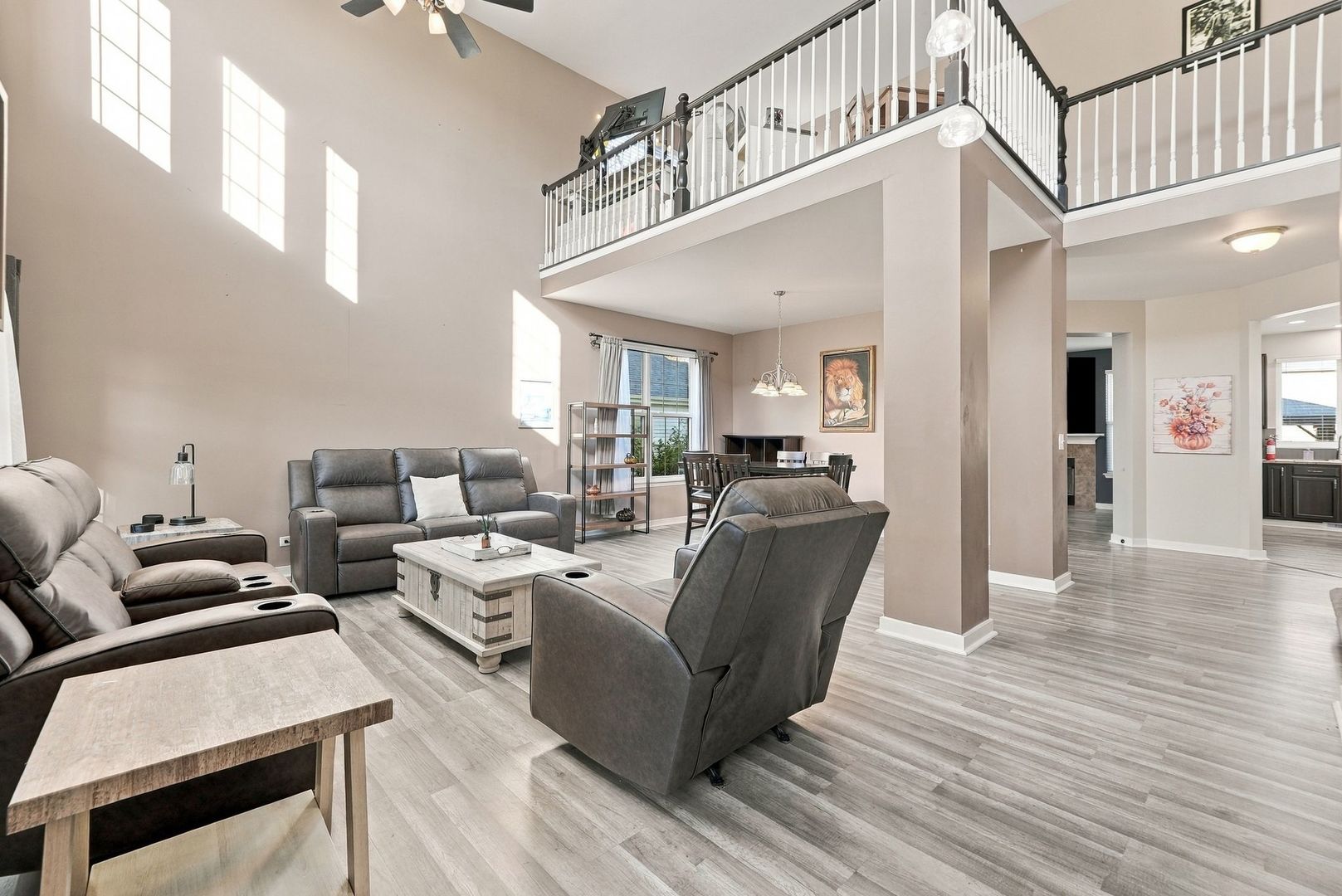 946 Oxford Court