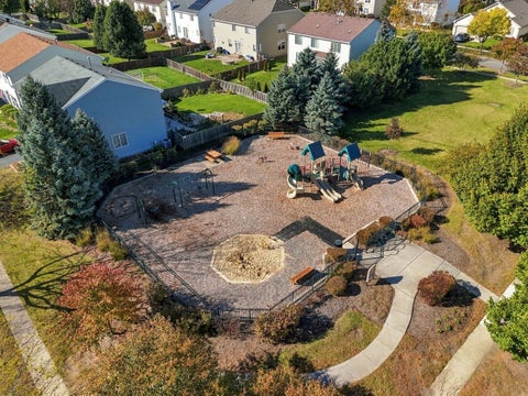 Tiny photo for 946 Oxford Court, Pingree Grove, IL 60140 (MLS # 12793224)