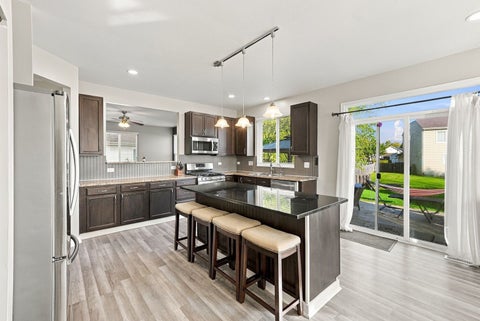 Tiny photo for 946 Oxford Court, Pingree Grove, IL 60140 (MLS # 12793224)