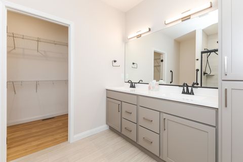 Tiny photo for 1906 Dunraven Road, Bloomington, IL 61704 (MLS # 12577436)