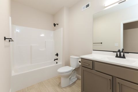 Tiny photo for 1906 Dunraven Road, Bloomington, IL 61704 (MLS # 12577436)