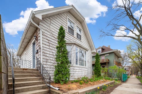 Photo of 7113 N Wolcott Avenue, Chicago, IL 60626 (MLS # 12674242)