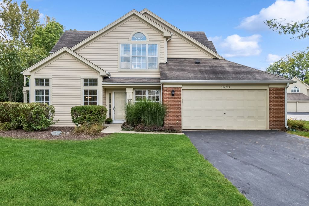 Photo for 30W073 Penny Lane #0, Warrenville, IL 60555 (MLS # 12472348)