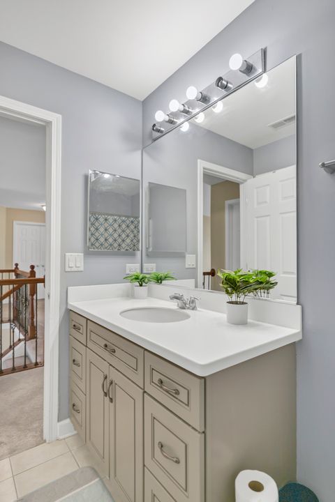 Tiny photo for 2124 Amelia Lane, Hoffman Estates, IL 60192 (MLS # 12604660)