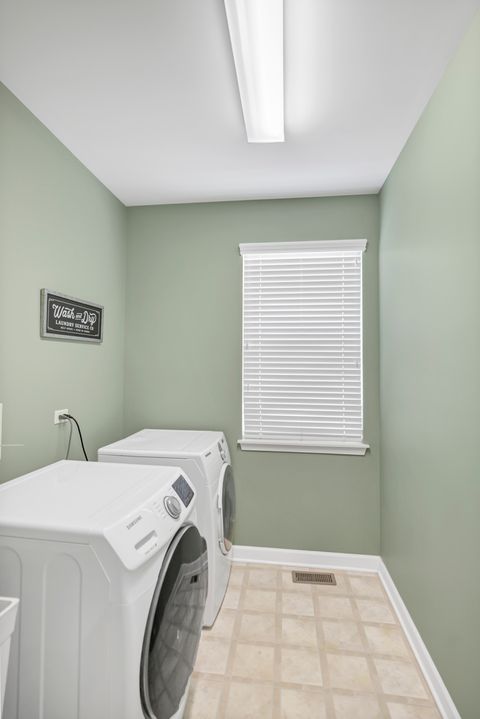 Tiny photo for 2124 Amelia Lane, Hoffman Estates, IL 60192 (MLS # 12604660)