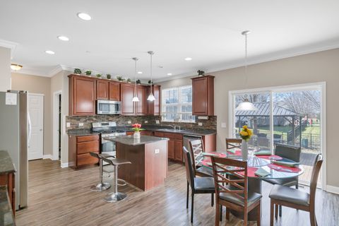 Tiny photo for 2124 Amelia Lane, Hoffman Estates, IL 60192 (MLS # 12604660)