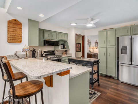Tiny photo for 4733 S Pershing Avenue, Downers Grove, IL 60515 (MLS # 12703527)