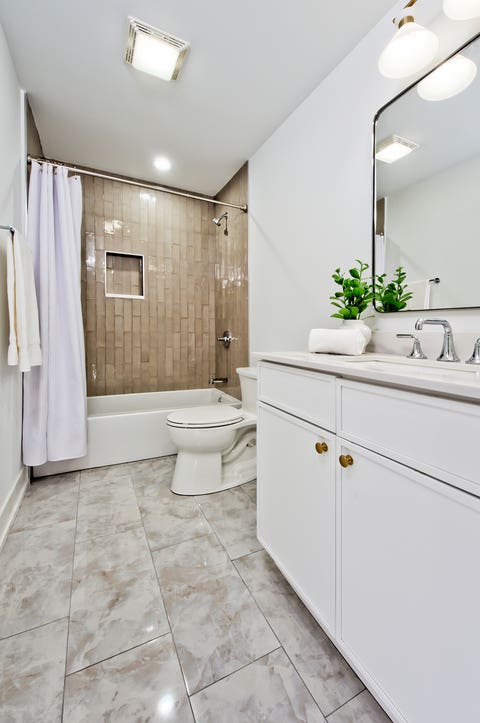Tiny photo for 9396 Landings Lane #403, Des Plaines, IL 60016 (MLS # 12706428)