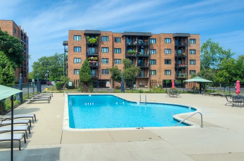 Tiny photo for 9396 Landings Lane #403, Des Plaines, IL 60016 (MLS # 12706428)