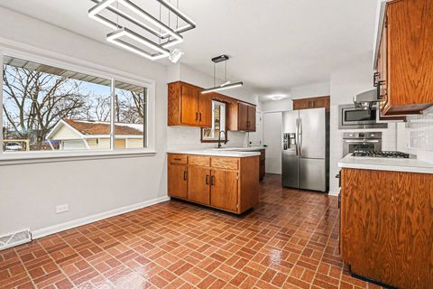 Tiny photo for 16914 Parkside Avenue, South Holland, IL 60473 (MLS # 12560534)