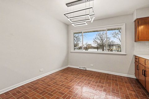 Tiny photo for 16914 Parkside Avenue, South Holland, IL 60473 (MLS # 12560534)