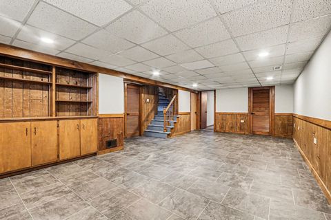 Tiny photo for 16914 Parkside Avenue, South Holland, IL 60473 (MLS # 12560534)