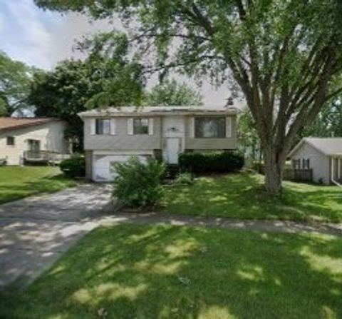 Photo of 24W641 Meadow Lake Drive, Naperville, IL 60540 (MLS # 12474351)