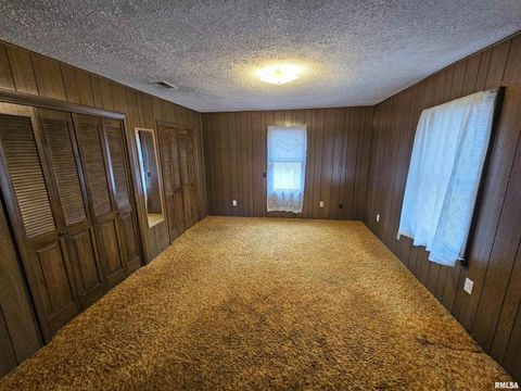 Tiny photo for 2712 LOGAN Street, Mt Vernon, IL 62864 (MLS # EB460445)