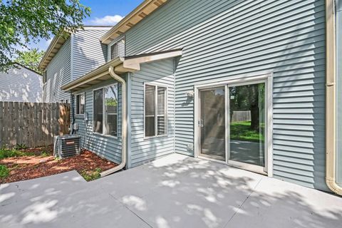 Tiny photo for 43 Stonefield Drive, Glendale Heights, IL 60139 (MLS # 12694246)