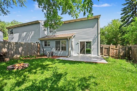 Tiny photo for 43 Stonefield Drive, Glendale Heights, IL 60139 (MLS # 12694246)
