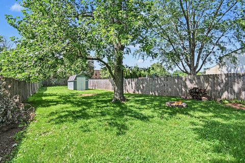 Tiny photo for 43 Stonefield Drive, Glendale Heights, IL 60139 (MLS # 12694246)