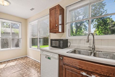 Tiny photo for 43 Stonefield Drive, Glendale Heights, IL 60139 (MLS # 12694246)