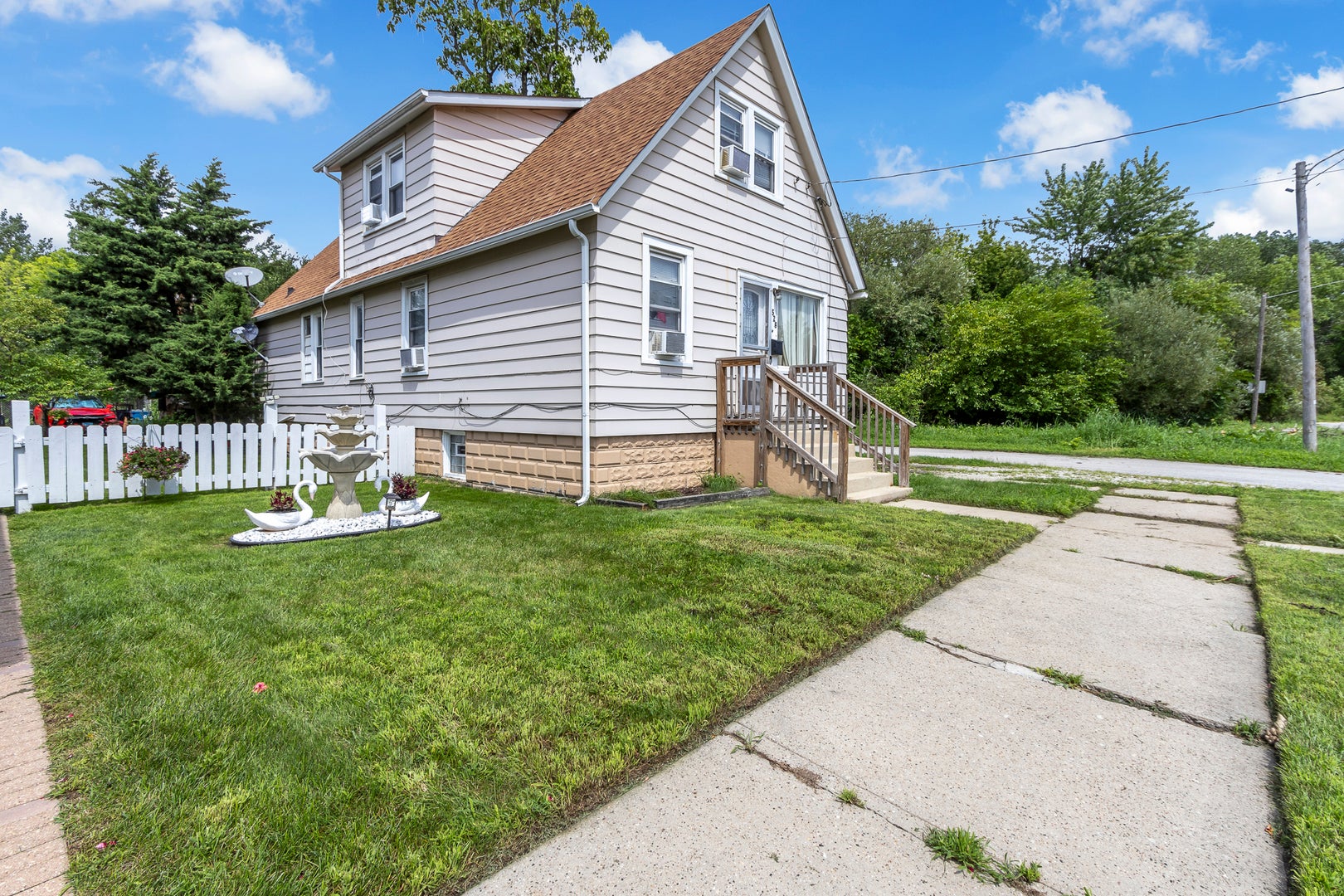 528 E 156th Street