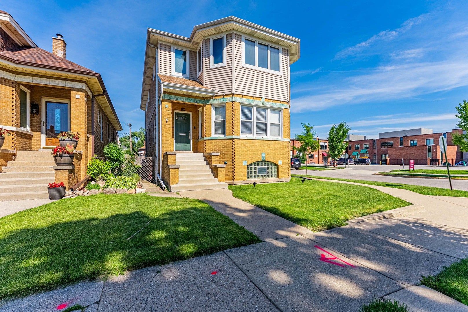 2901 N 76th Court