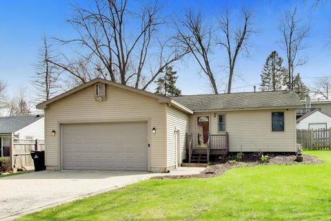Photo of 8507 Acorn Path, Wonder Lake, IL 60097 (MLS # 12610621)