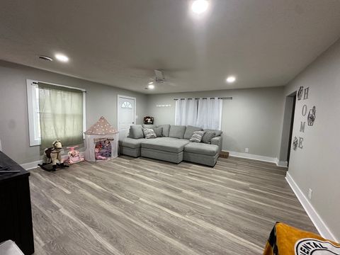 Tiny photo for 105 N Epperson Drive, Mcleansboro, IL 62859 (MLS # 12581471)