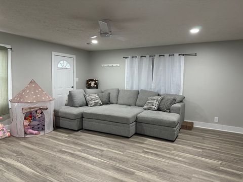 Tiny photo for 105 N Epperson Drive, Mcleansboro, IL 62859 (MLS # 12581471)